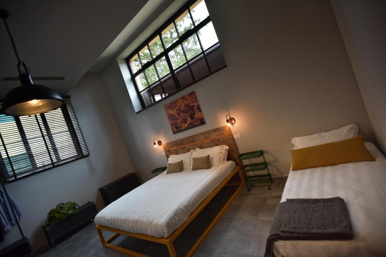 Garage47 Storica Officina Meccanica Loft B&B In Пиенца Екстериор снимка