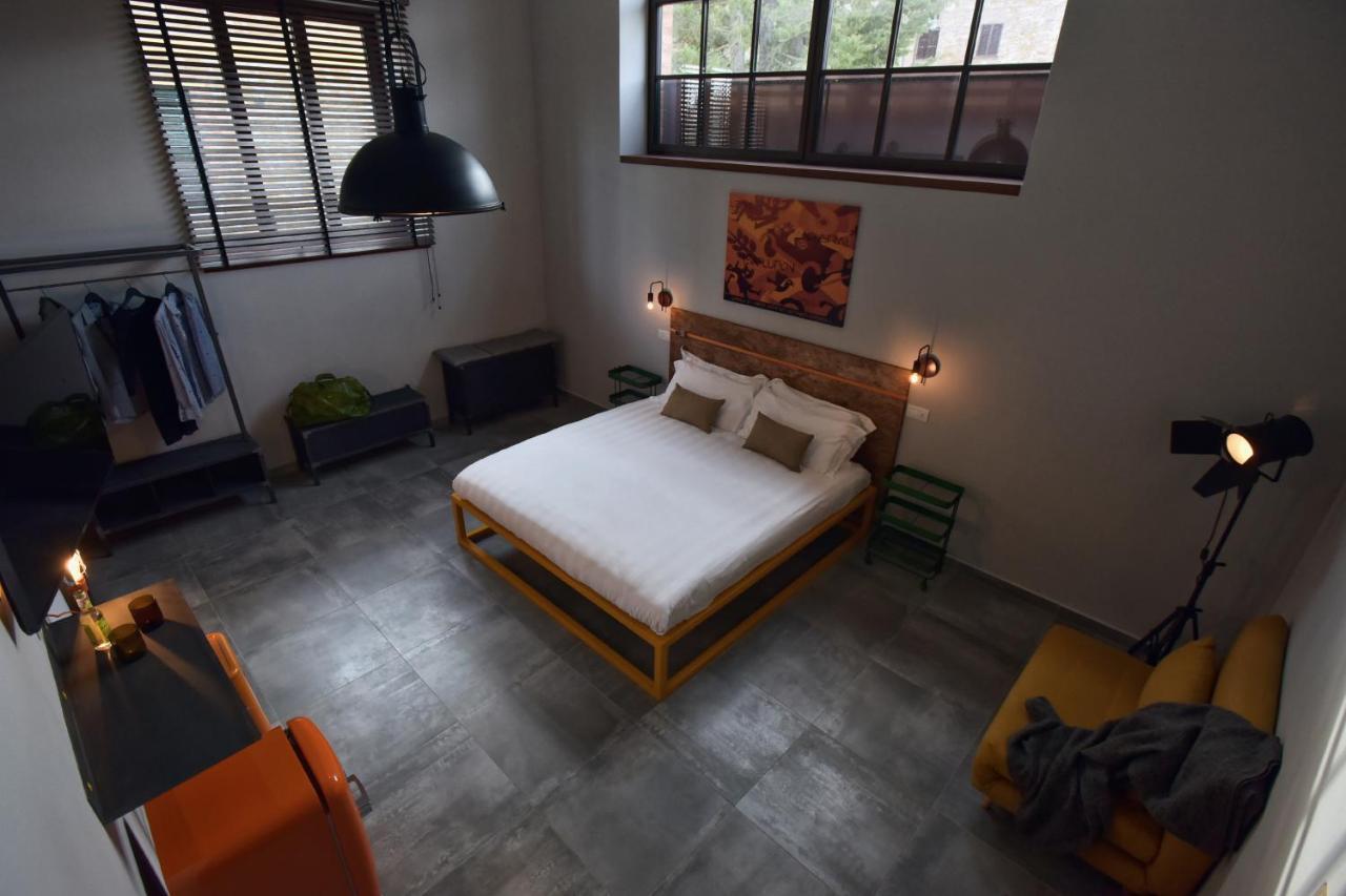 Garage47 Storica Officina Meccanica Loft B&B In Пиенца Екстериор снимка