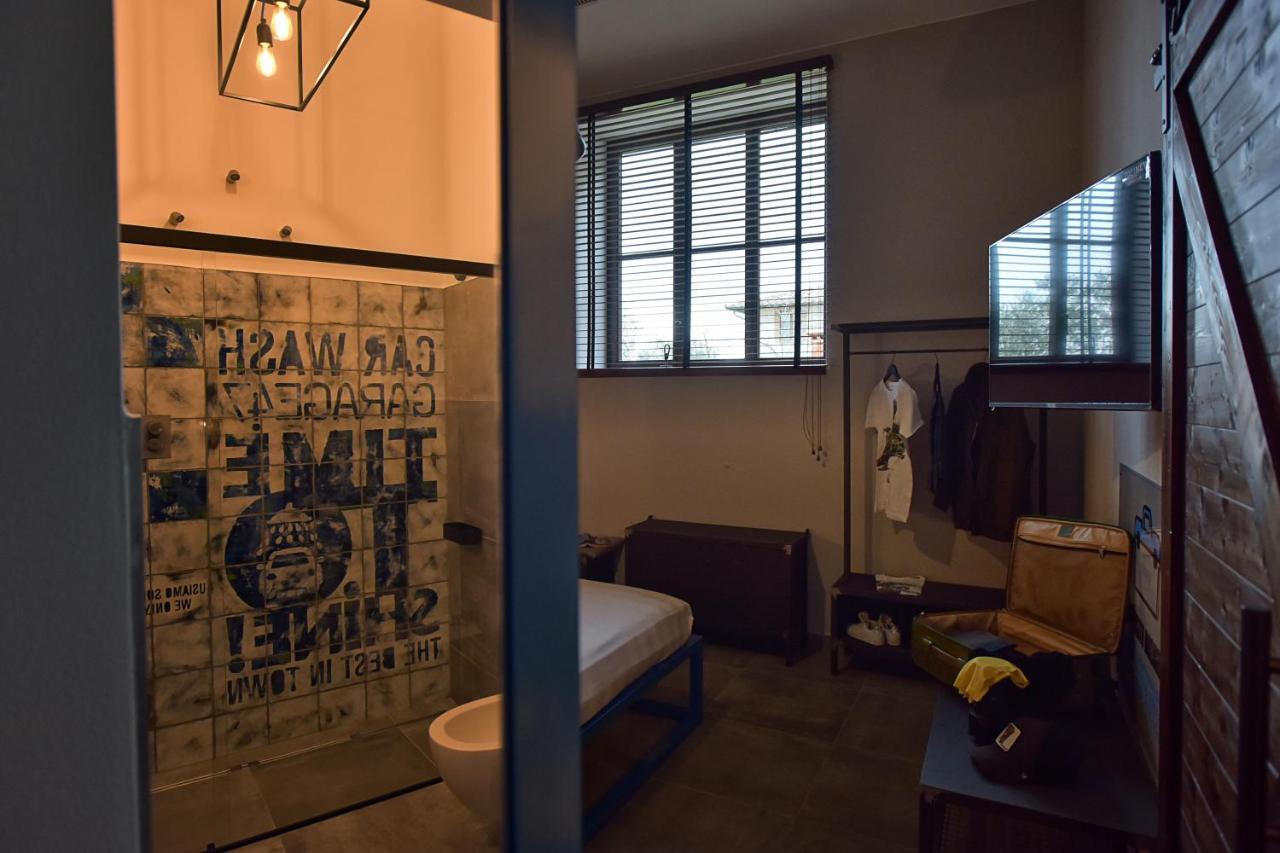 Garage47 Storica Officina Meccanica Loft B&B In Пиенца Екстериор снимка