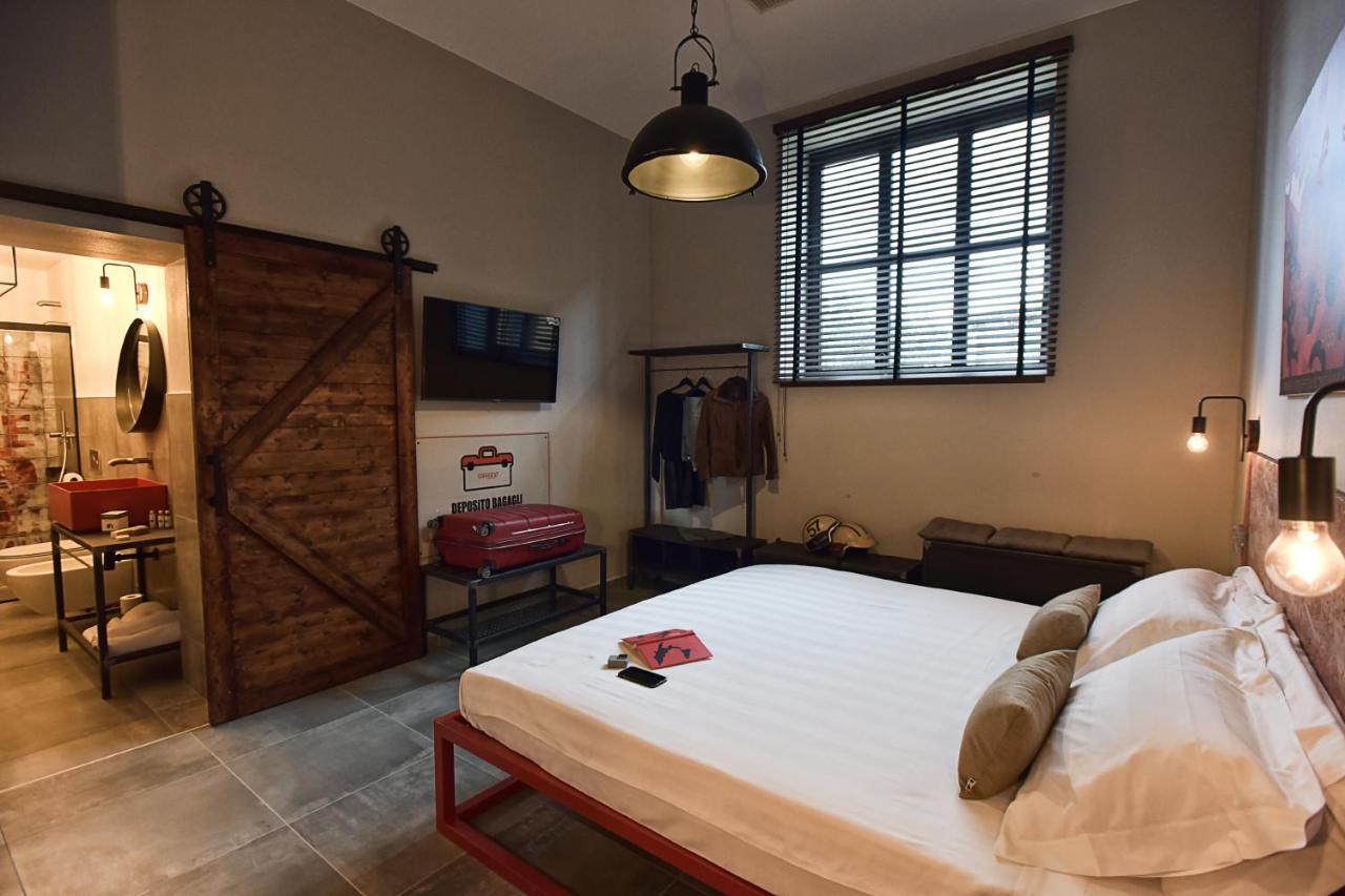 Garage47 Storica Officina Meccanica Loft B&B In Пиенца Екстериор снимка