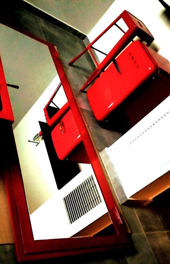Garage47 Storica Officina Meccanica Loft B&B In Пиенца Екстериор снимка